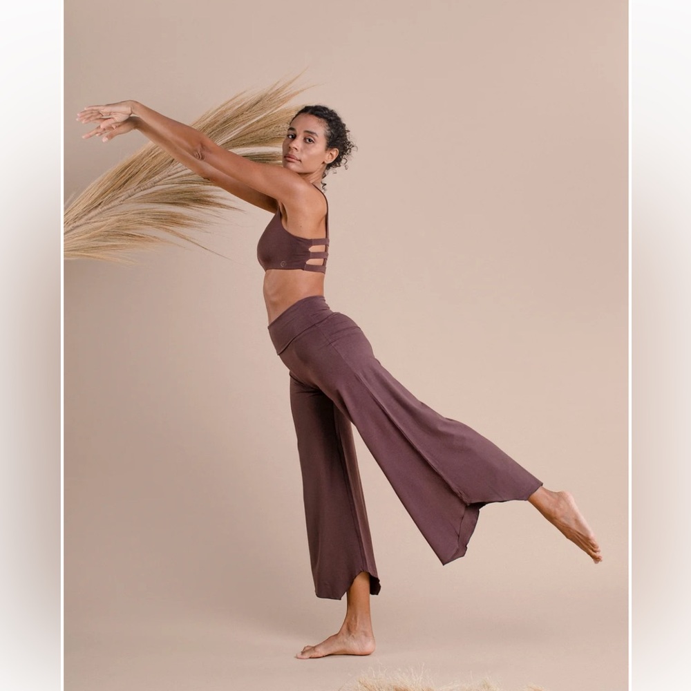 Indigo Luna Layla Flares